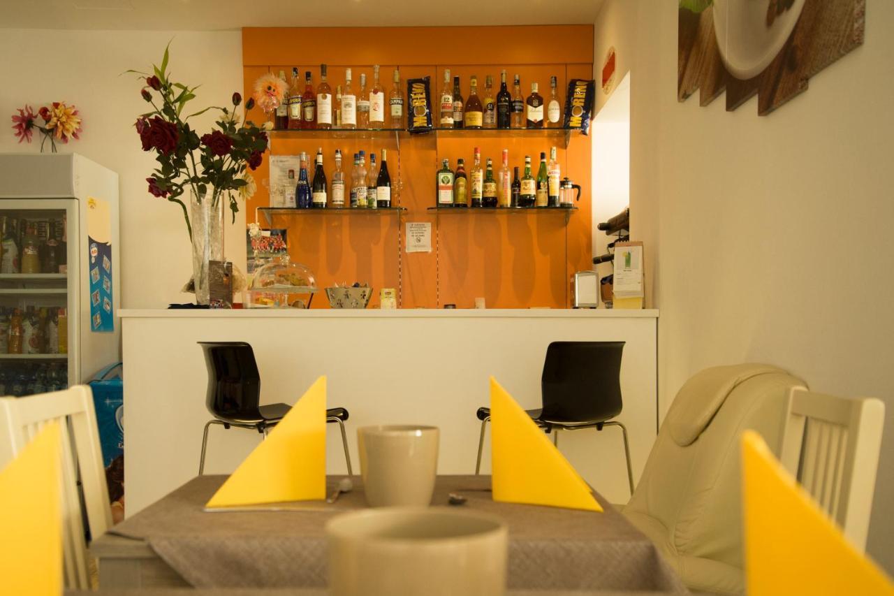 Hotel Villa Enea Cattolica Bagian luar foto