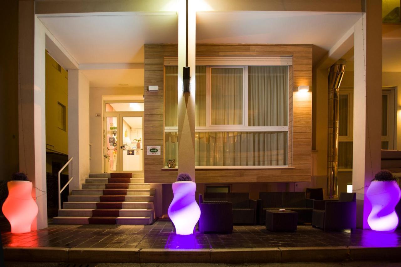 Hotel Villa Enea Cattolica Bagian luar foto
