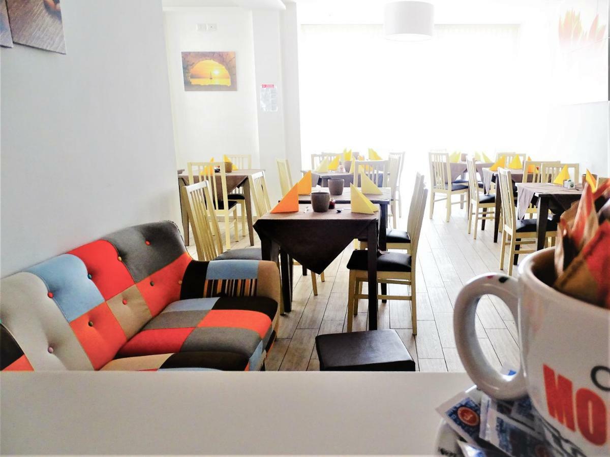 Hotel Villa Enea Cattolica Bagian luar foto
